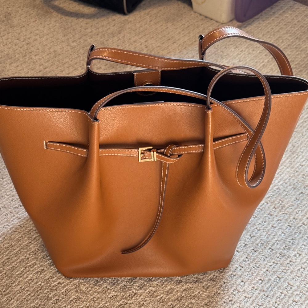 Elegant Tan Tote Bag